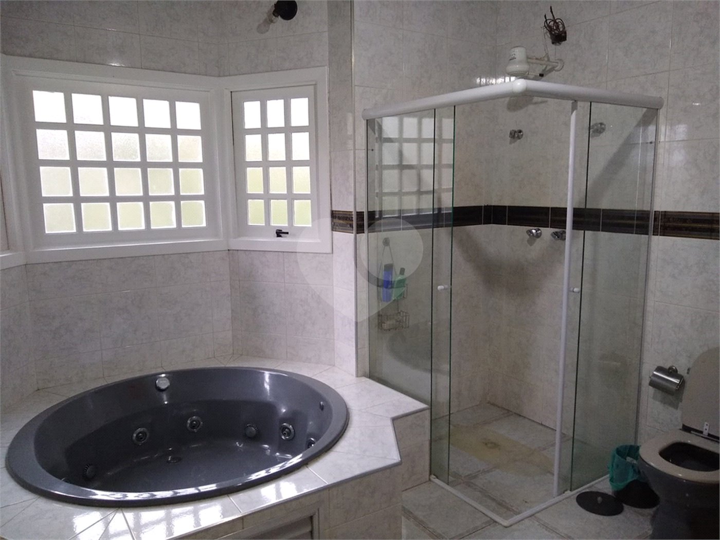 Casa à venda com 4 suítes no condomínio Alpes da Cantareira, Mairiporã - SP