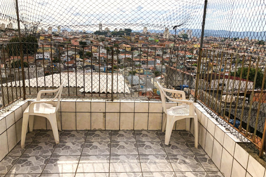 Sobrado à venda com 5 quartos, sendo 1 suíte, em Parque Edu Chaves, São Paulo, SP