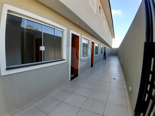 Casa para alugar com 3 quartos, sendo 1 suíte,  no condomínio Villagio DI Maria, São Paulo - SP