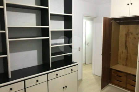 Apartamento à venda com 3 quartos, sendo 1 suíte, em Vila Andrade, São Paulo, SP