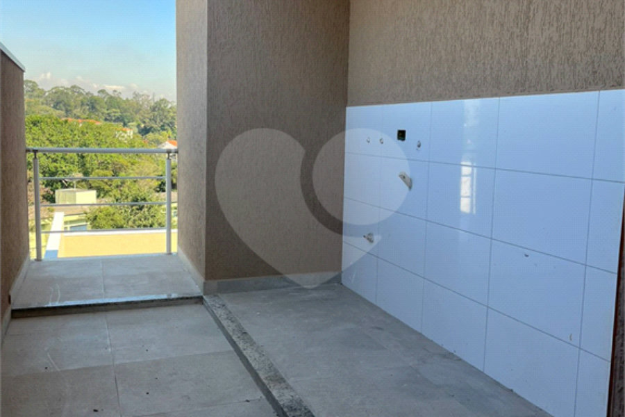 Sobrado à venda ou para alugar com 3 suítes em Vila Pedra Branca, São Paulo, SP