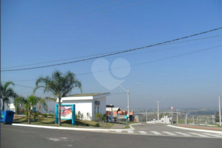 Casa à venda com 3 quartos, sendo 1 suíte,  no condomínio Lagos D Icaraí, Salto - SP