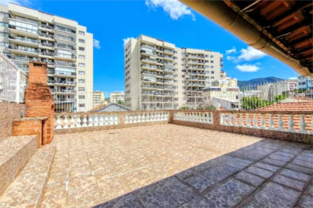 Casa à venda com 4 quartos, sendo 3 suítes, em Maracanã, Rio de Janeiro, RJ