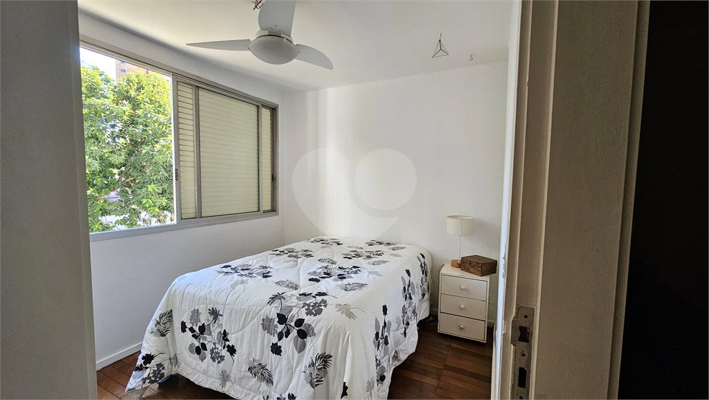 Apartamento à venda com 3 quartos, sendo 1 suíte, em Moema, São Paulo, SP