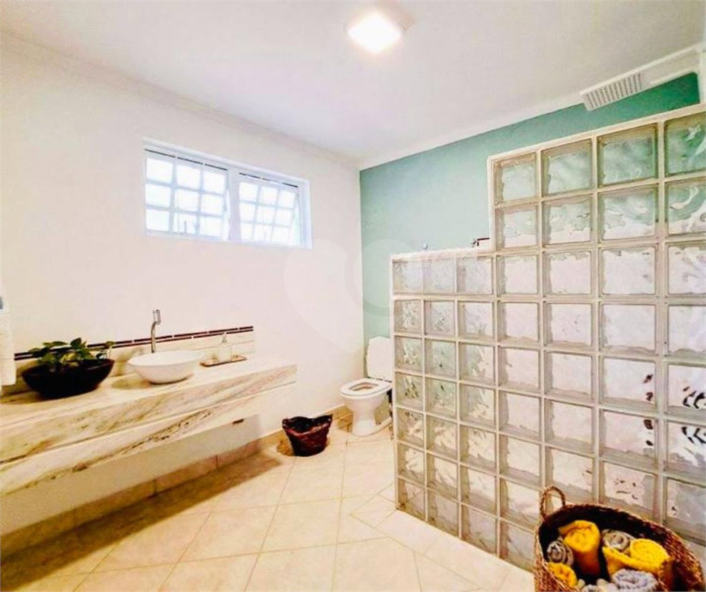 Casa à venda com 3 suítes no condomínio Vale da Santa Fé, Vinhedo - SP