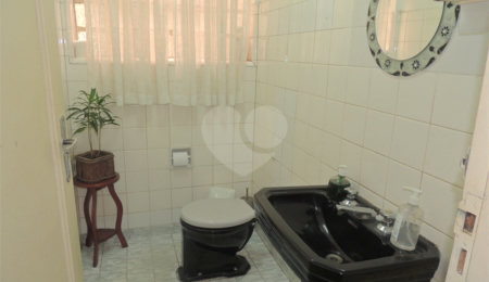 Sobrado à venda com 3 quartos, sendo 1 suíte, em Indianópolis, São Paulo, SP