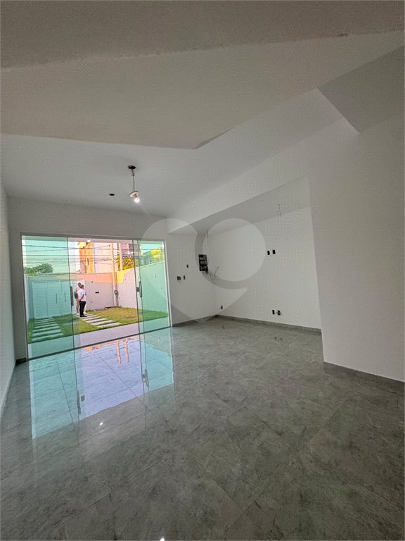 Casa à venda com 4 quartos, sendo 1 suíte, em Inhoaíba, Rio de Janeiro, RJ