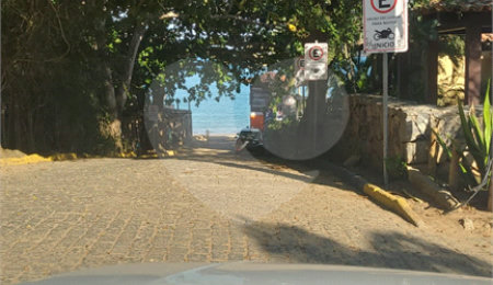 Casa em condomínio à venda com 4 quartos, sendo 2 suítes,  em Ferradura, Armação dos Búzios, RJ