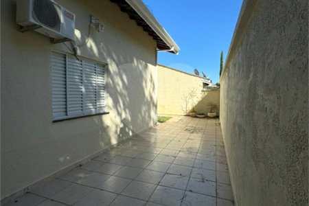 Casa à venda com 3 quartos, sendo 1 suíte, em Jardim Santa Bárbara, Atibaia, SP