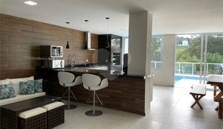 Casa à venda com 4 suítes em Suru, Santana de Parnaíba, SP
