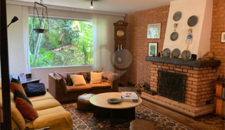 Casa à venda com 5 quartos, sendo 2 suítes,  em Jardim Marajoara, São Paulo, SP