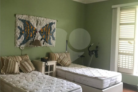 Casa à venda com 4 suítes em Jardim Leonor, São Paulo, SP