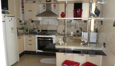 Casa à venda com 5 quartos, sendo 2 suítes,  em Vila Gustavo, São Paulo, SP