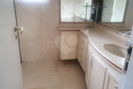 Casa à venda com 4 quartos, sendo 2 suítes,  no condomínio Lake Louise, São Paulo - SP