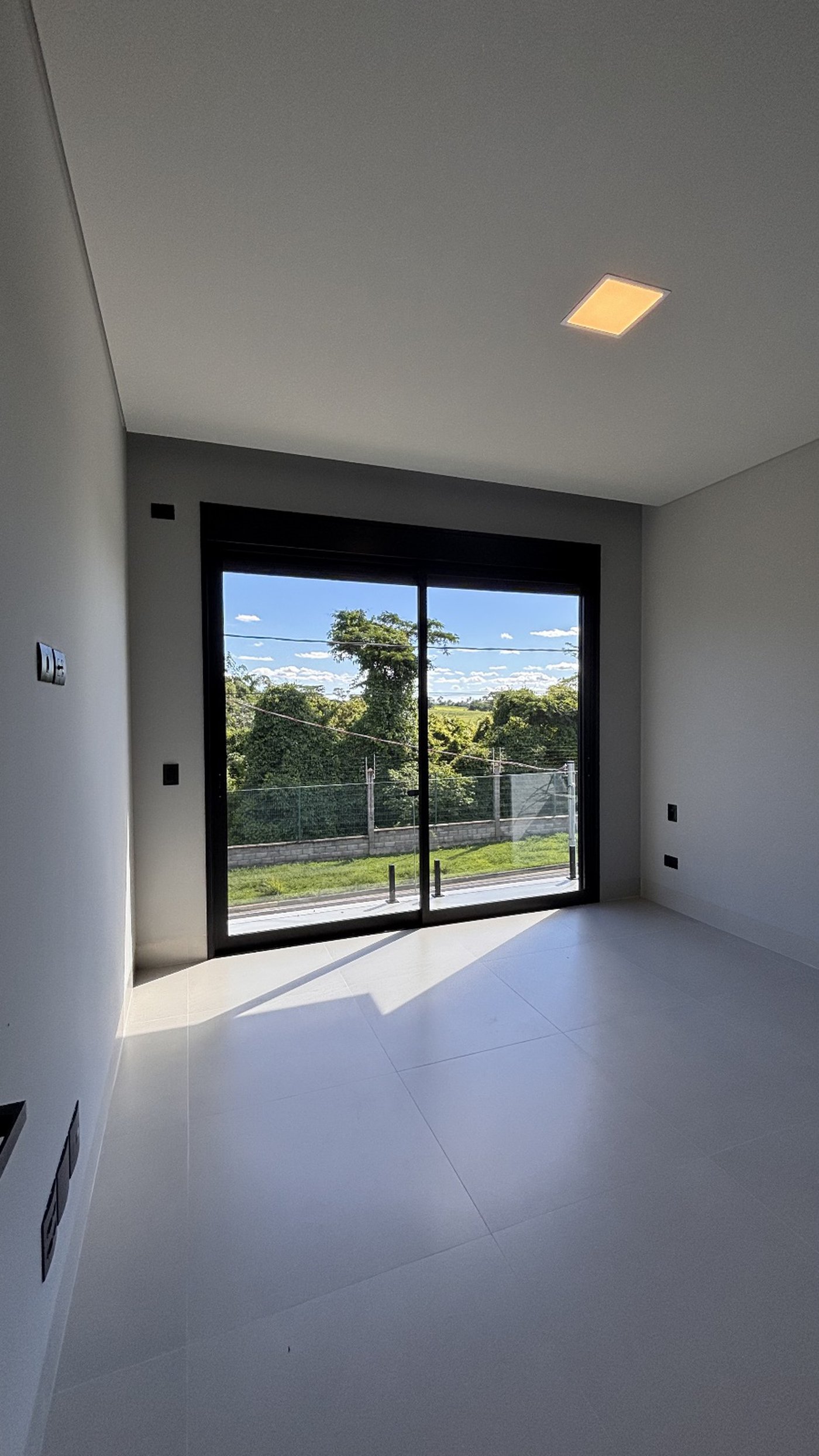 Casa à venda com 4 quartos, sendo 2 suítes, no condomínio Residencial Damha Belvedere, Presidente Prudente - SP