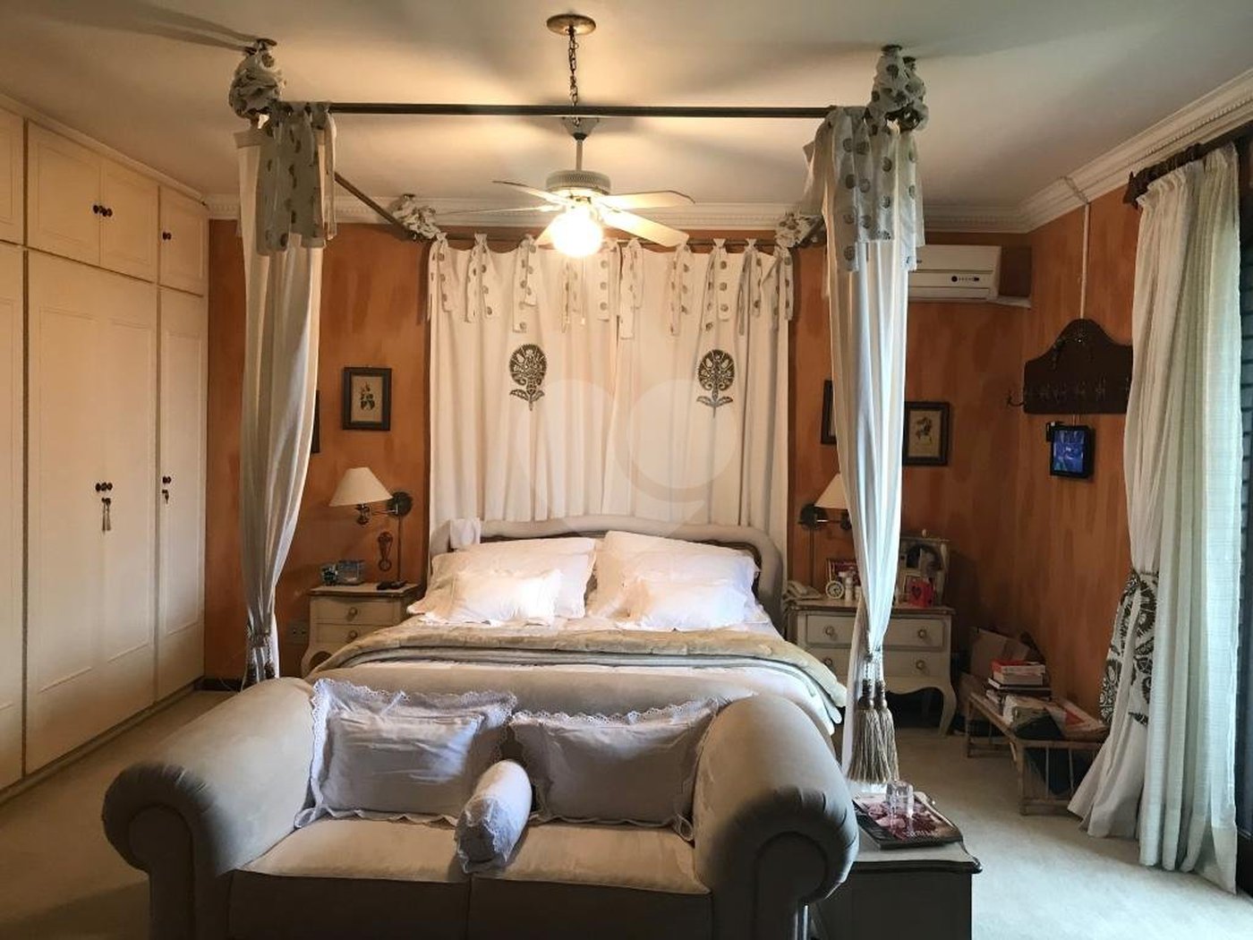 Casa à venda com 5 quartos, sendo 2 suítes,  em Jardim Everest, São Paulo, SP