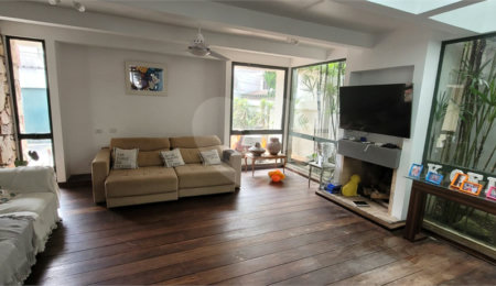 Casa à venda ou para alugar com 3 quartos, sendo 2 suítes,  em Alto da Boa Vista, São Paulo, SP