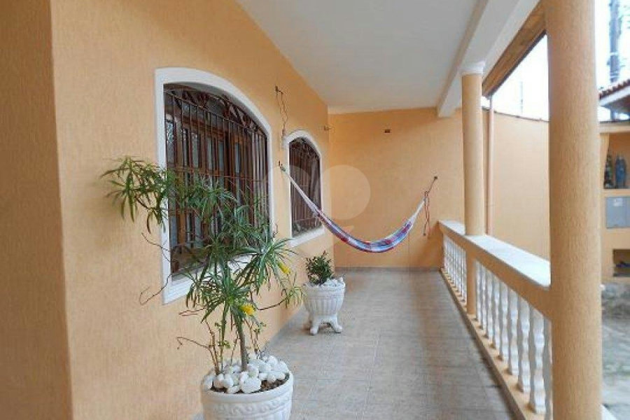 Casa Térrea à venda com 4 quartos, sendo 2 suítes, em Parque Edu Chaves, São Paulo, SP