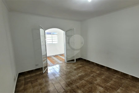 Prédio à venda com 3 quartos em Vila Hamburguesa, São Paulo, SP