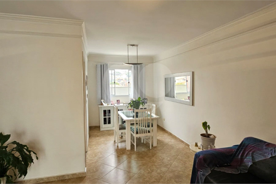 Casa à venda com 3 quartos, sendo 1 suíte, no condomínio Res Santa Inês, São Paulo - SP