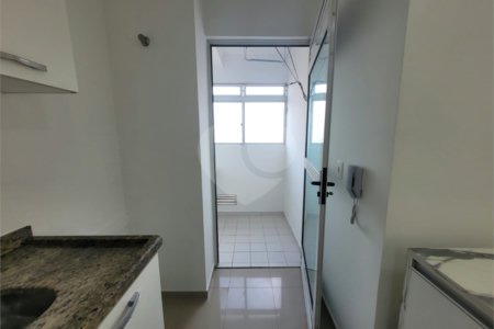 Apartamento à venda com 2 quartos em Vila Anastácio, São Paulo, SP