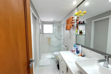 Apartamento à venda com 3 quartos, sendo 1 suíte, em Alto da Boa Vista, São Paulo, SP