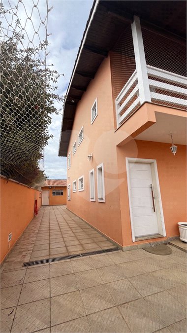 Sobrado à venda ou para alugar com 4 quartos, sendo 2 suítes, em Jardim Terceiro Centenário, Atibaia, SP
