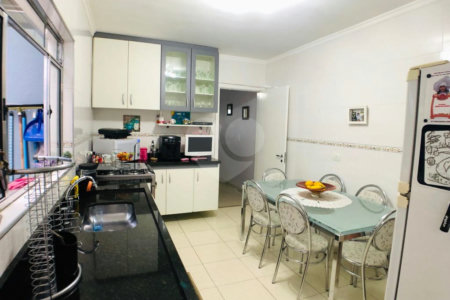 Sobrado à venda com 3 quartos, sendo 1 suíte, em Parada Inglesa, São Paulo, SP