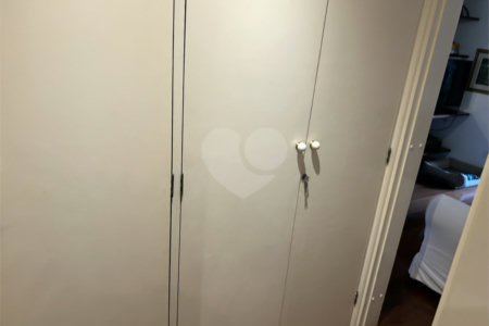 Apartamento à venda com 4 quartos, sendo 2 suítes,  em Paineiras do Morumbi, São Paulo, SP