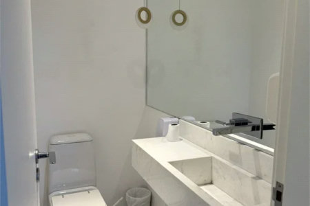 Casa à venda com 4 suítes no condomínio East Village, São Paulo - SP
