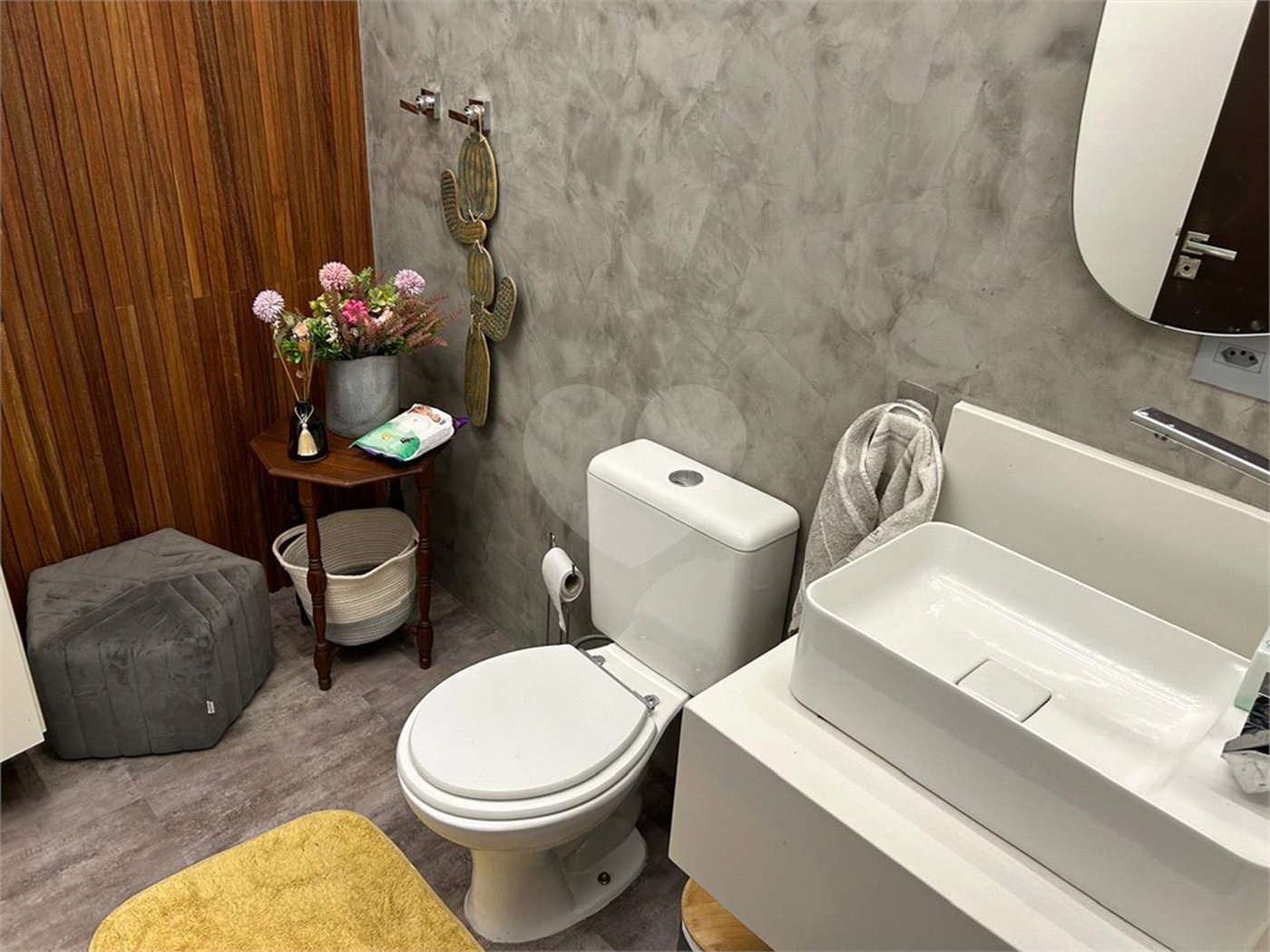 Casa à venda com 2 suítes no condomínio Residencial, Mogi das Cruzes - SP
