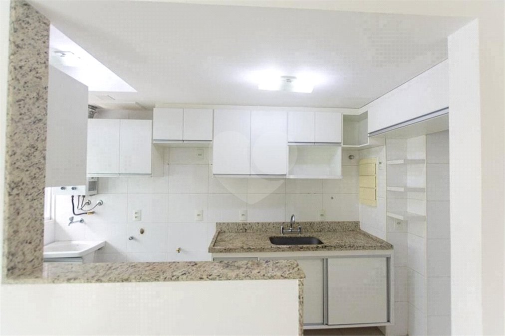 Apartamento à venda com 2 quartos, sendo 1 suíte, em Praça da Bandeira, Rio de Janeiro, RJ