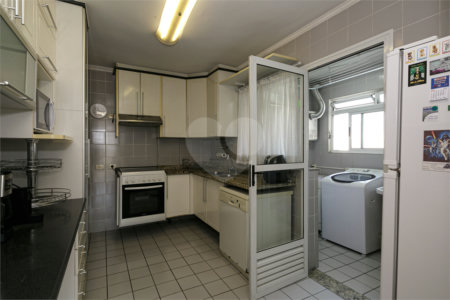 Apartamento à venda com 3 quartos, sendo 1 suíte, em Chácara Santo Antônio, São Paulo, SP