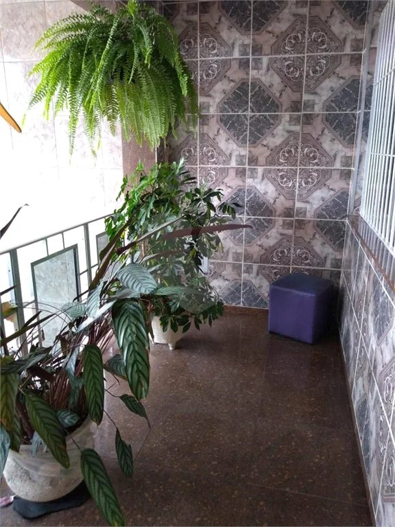 Terreno 10X25 com casas alugadas Vila Rica