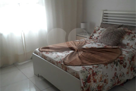 Casa Térrea à venda com 3 quartos em Jardim Nadir, São Paulo, SP
