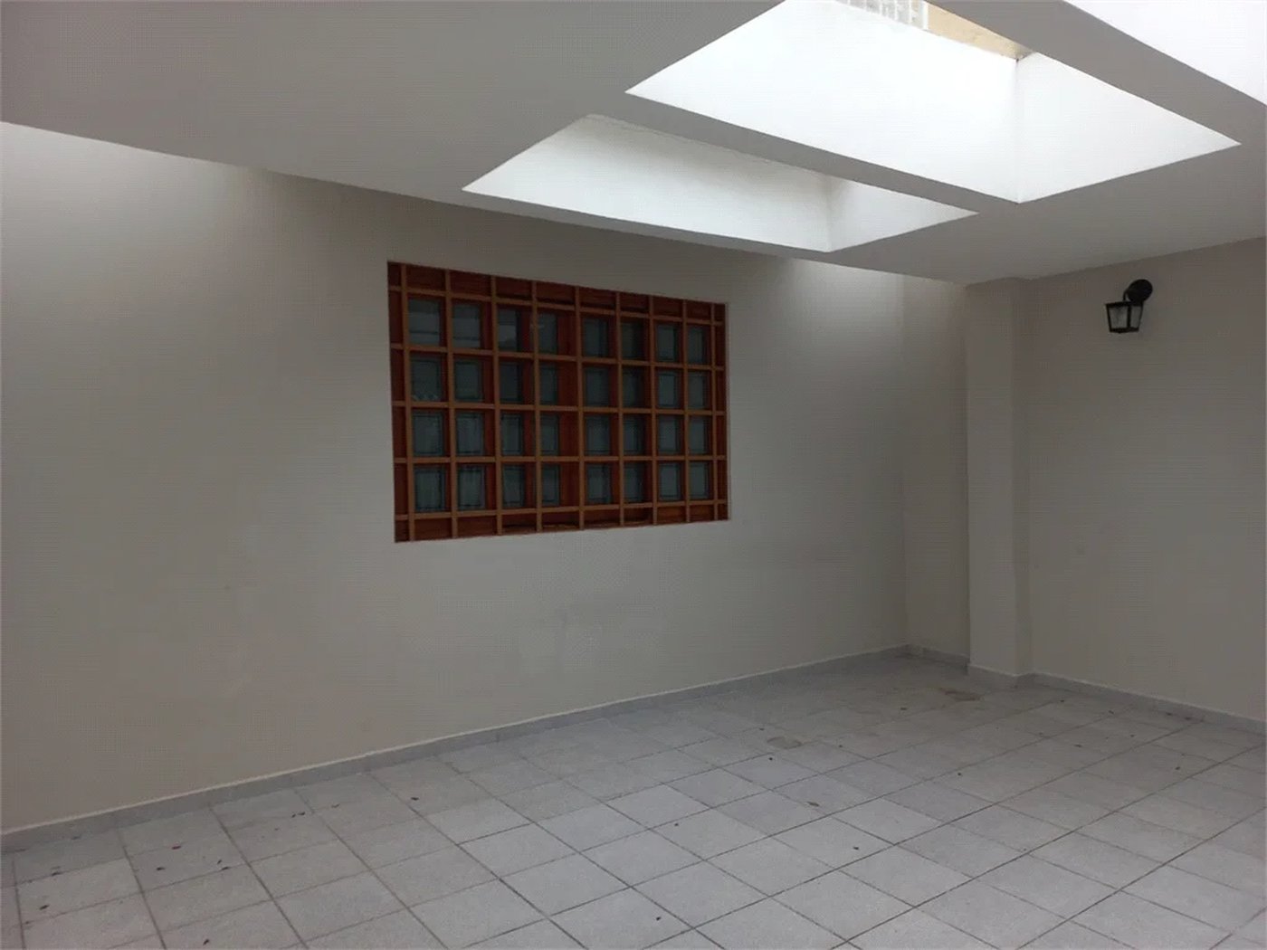 Sobrado à venda com 4 quartos, sendo 3 suítes,  em Cidade São Francisco, São Paulo, SP