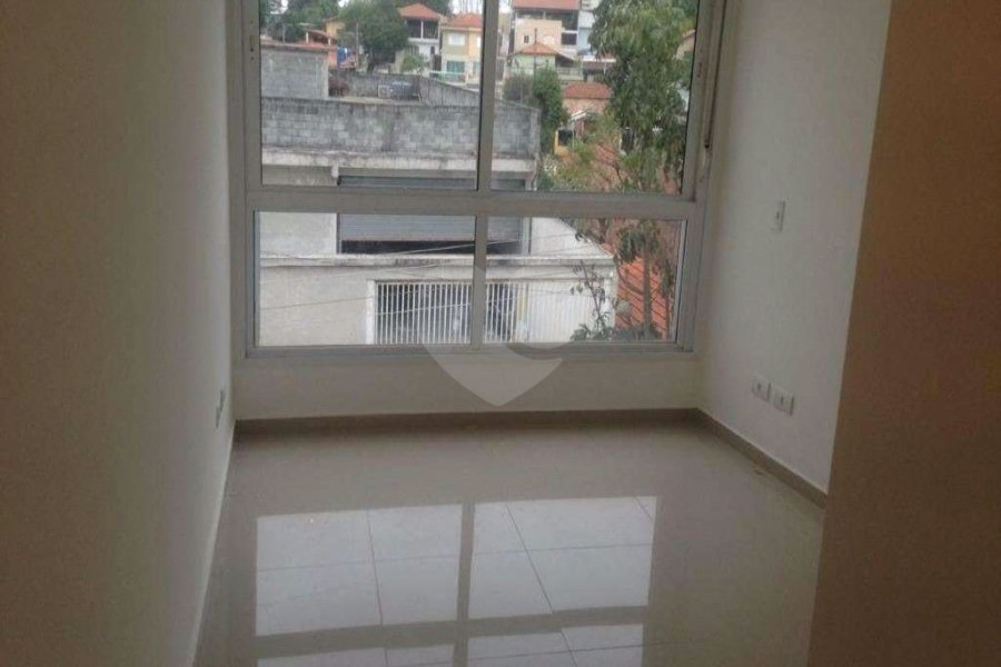 Casa à venda com 2 quartos, sendo 1 suíte, no condomínio Residencial Vegas, São Paulo - SP