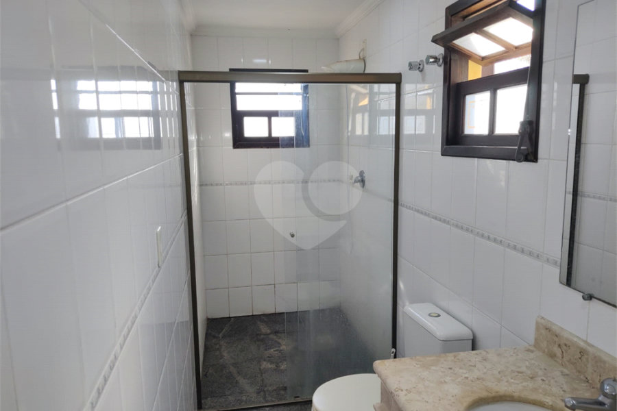 Casa à venda com 5 quartos, sendo 2 suítes, no condomínio Cinco Lagos Portaria II, Mairiporã - SP