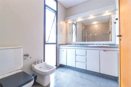 Apartamento à venda com 4 quartos, sendo 3 suítes,  em Chácara Santo Antônio, São Paulo, SP
