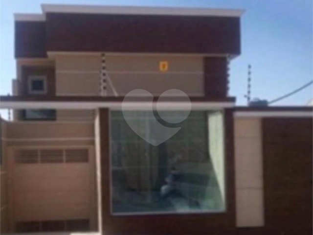 Casa à venda ou para alugar com 2 suítes no condomínio Residence Adelina, São Paulo - SP
