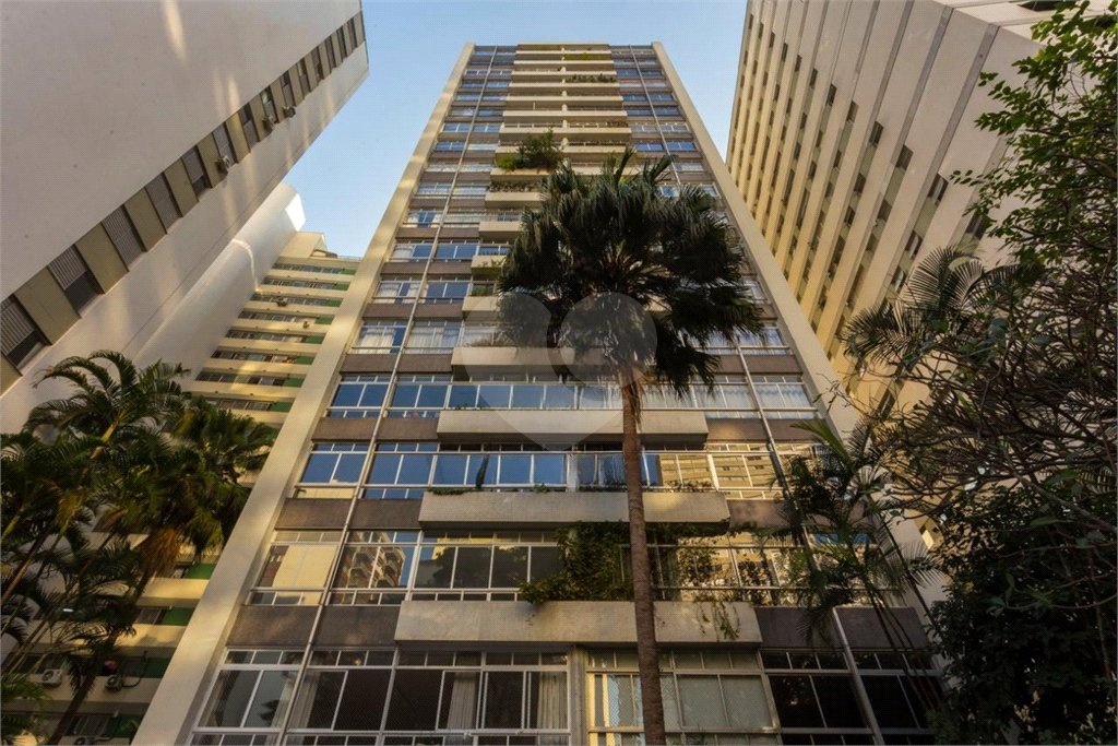 Apartamento à venda com 3 quartos, sendo 1 suíte,  em Santa Cecília, São Paulo, SP