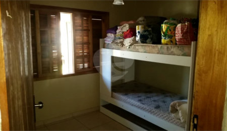 Sobrado à venda com 3 suítes em Barreiro, Mairiporã, SP