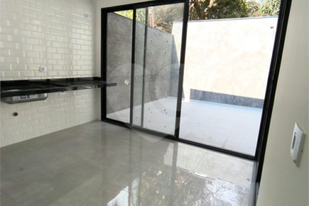 Casa à venda com 3 quartos, sendo 1 suíte, no condomínio Villagio Brasil, Atibaia - SP