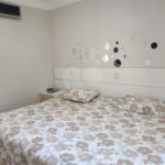 Casa à venda com 4 quartos, sendo 2 suítes, no condomínio Residencial Jardim das Palmeiras, Vinhedo - SP