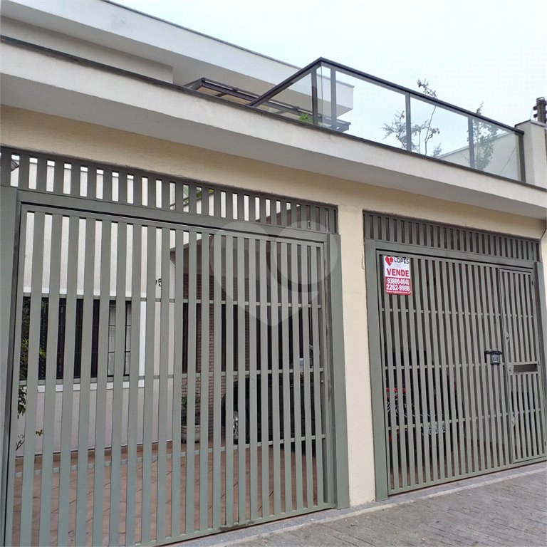 Sobrado à venda com 3 suítes em Vila Nivi, São Paulo, SP