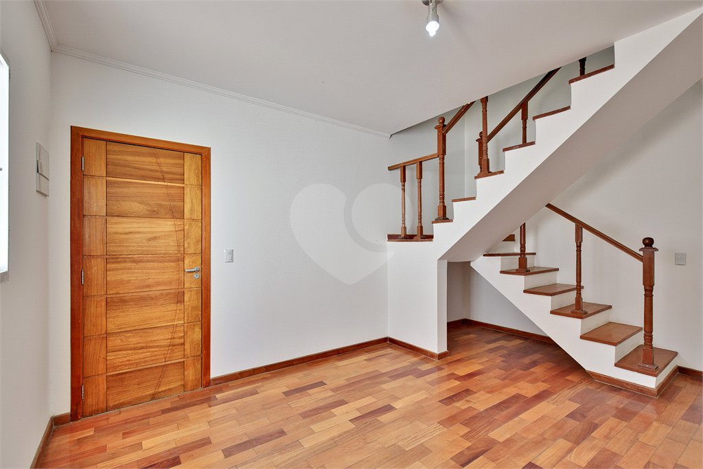 Casa à venda com 3 quartos, sendo 1 suíte, em Santo Amaro, São Paulo, SP