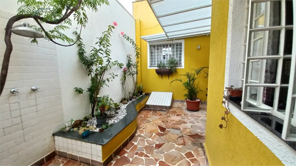 Sobrado à venda com 3 quartos, sendo 1 suíte,  em Vila Gomes, São Paulo, SP