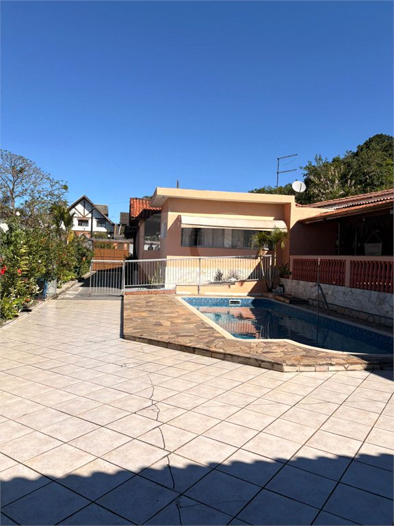 Casa Térrea à venda com 3 quartos em Vila Áurea, Poá, SP