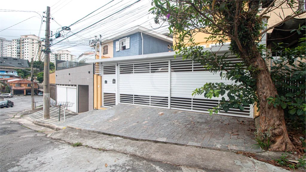 Sobrado à venda com 4 quartos, sendo 1 suíte,  em Jardim Peri Peri, São Paulo, SP
