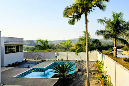 Casa à venda com 3 quartos, sendo 2 suítes, no condomínio Village da Serra, Araçoiaba da Serra - SP
